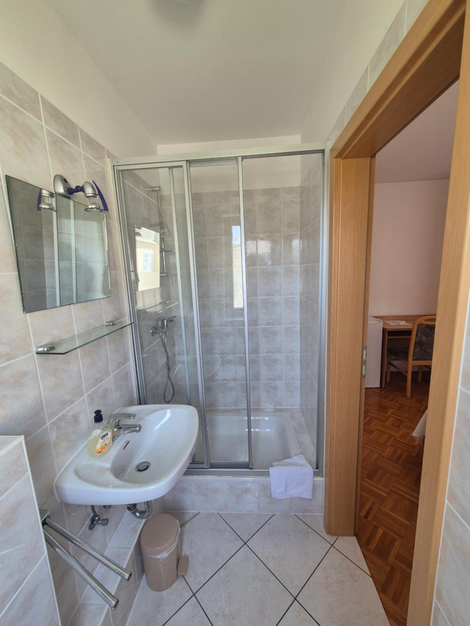 Apartments And Rooms Mamic Dugi Rat Ngoại thất bức ảnh