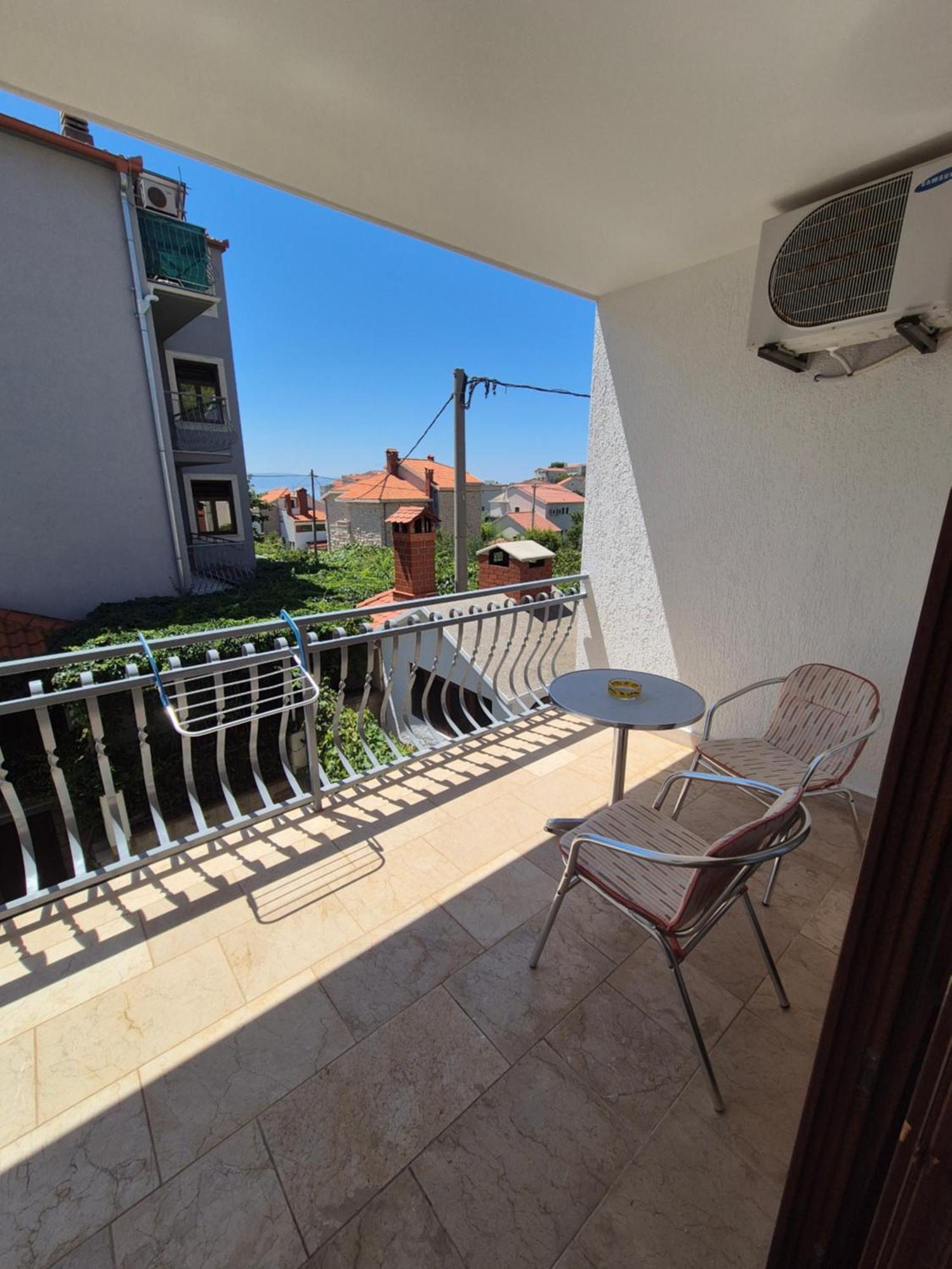 Apartments And Rooms Mamic Dugi Rat Ngoại thất bức ảnh