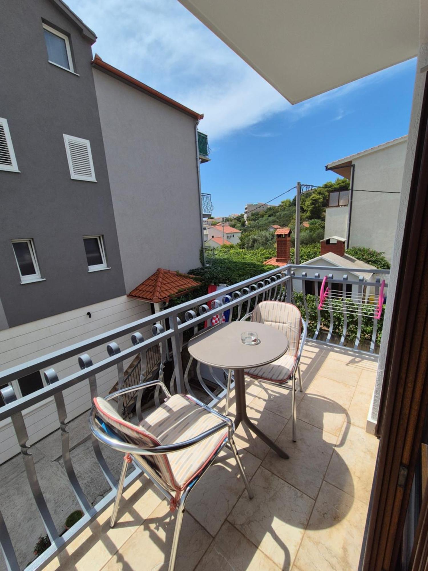 Apartments And Rooms Mamic Dugi Rat Ngoại thất bức ảnh