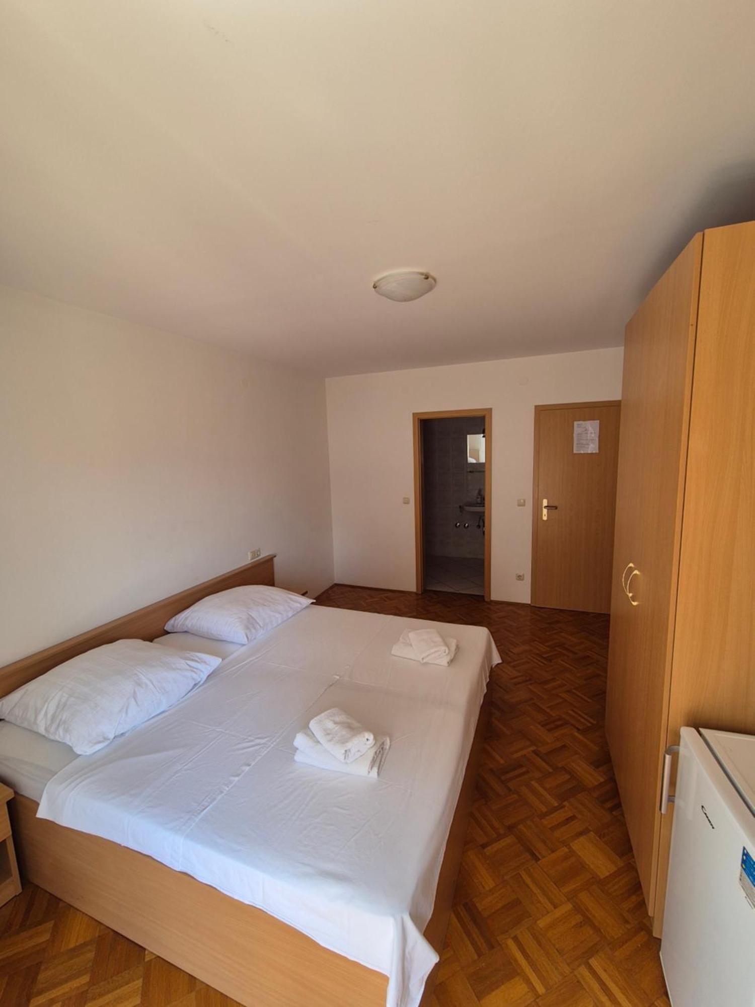 Apartments And Rooms Mamic Dugi Rat Ngoại thất bức ảnh