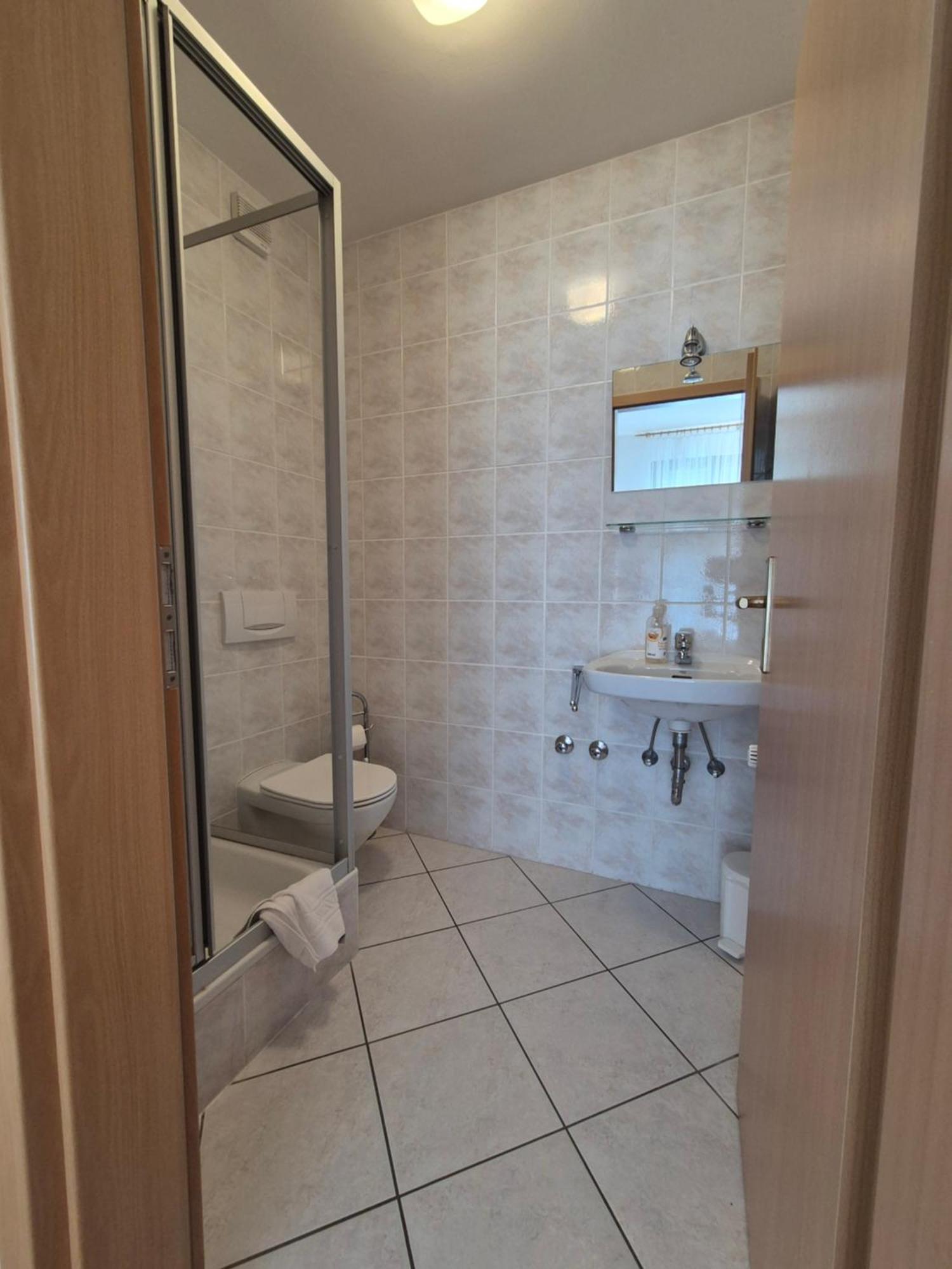 Apartments And Rooms Mamic Dugi Rat Ngoại thất bức ảnh