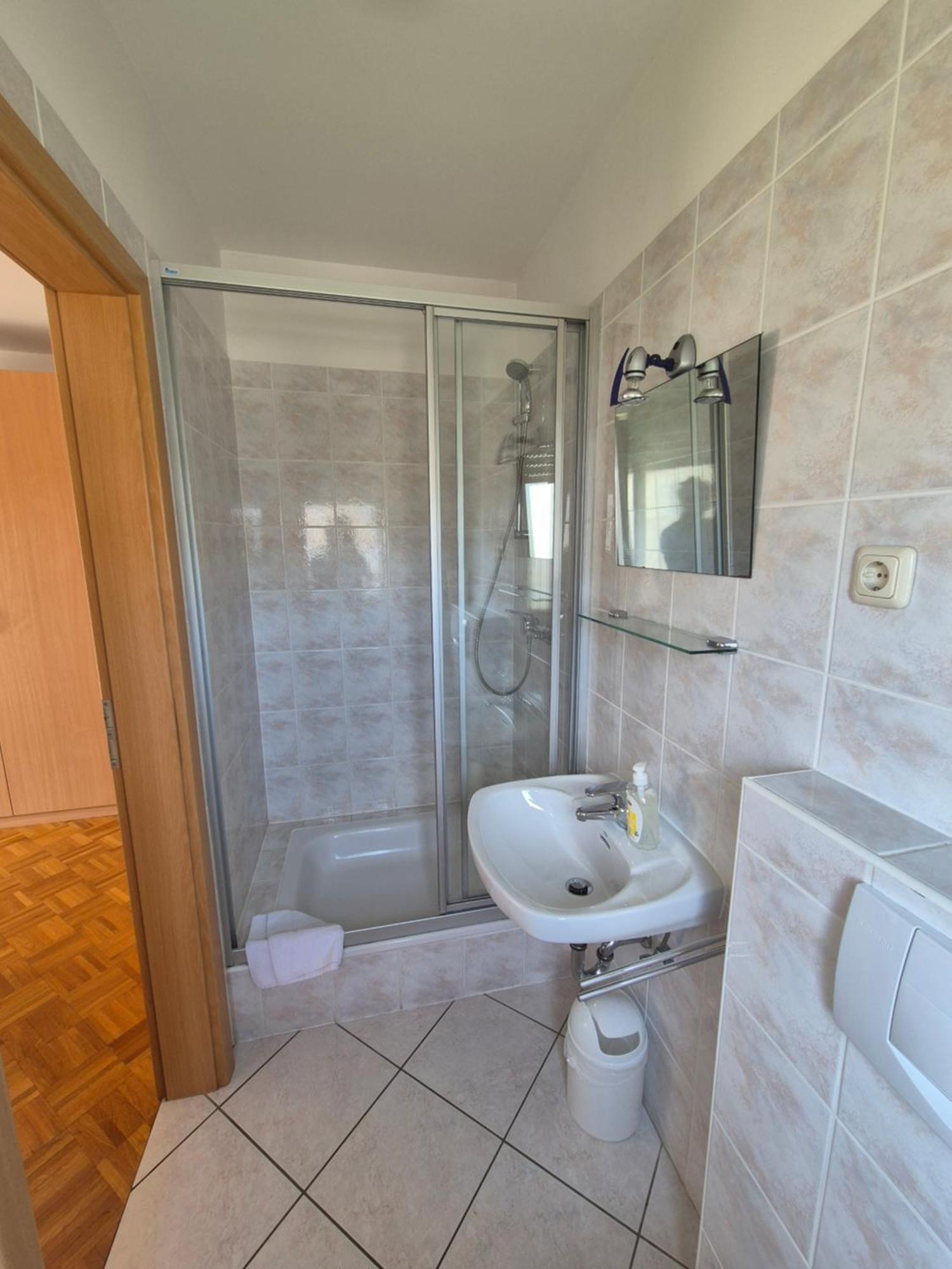 Apartments And Rooms Mamic Dugi Rat Ngoại thất bức ảnh