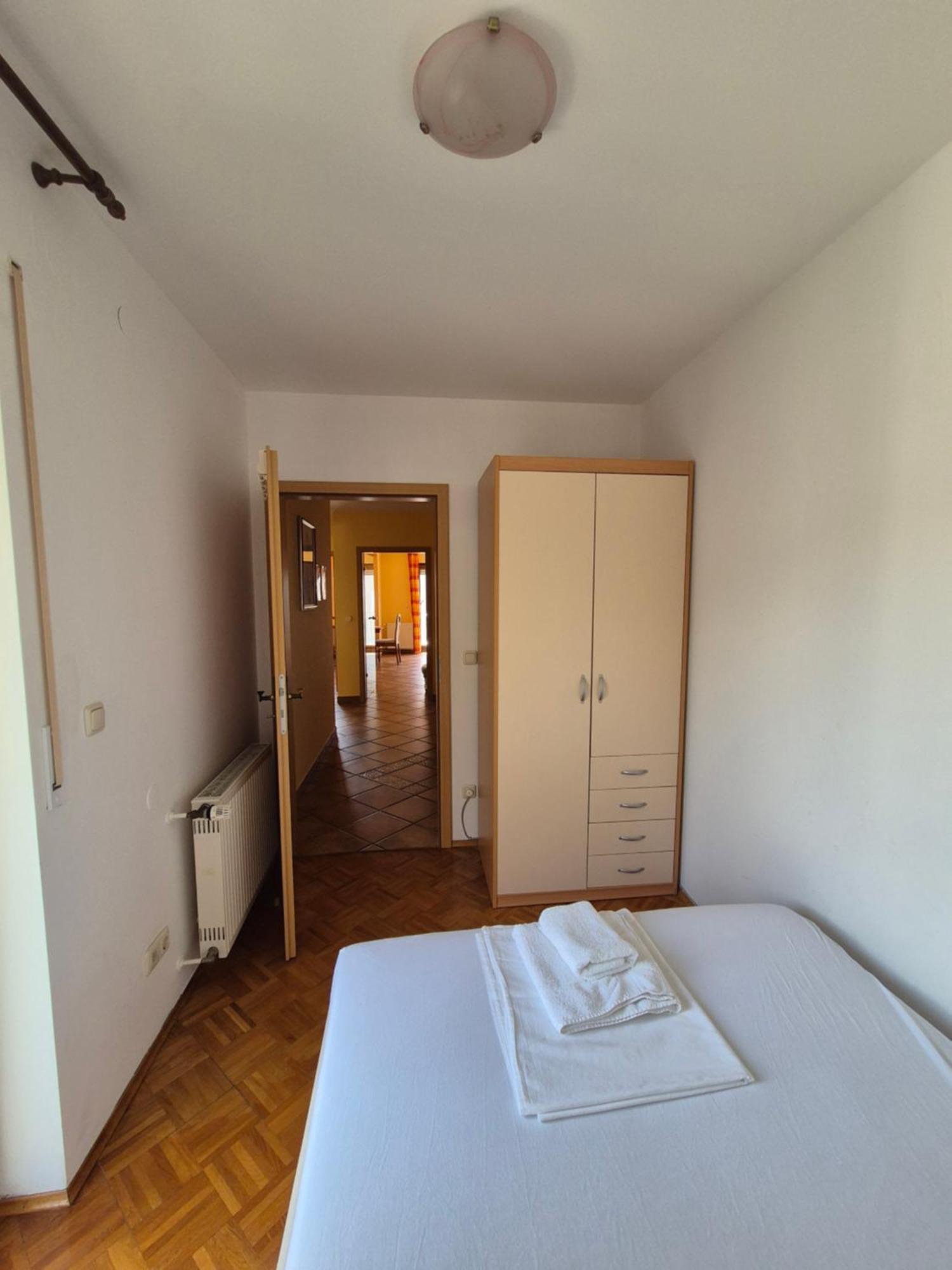 Apartments And Rooms Mamic Dugi Rat Ngoại thất bức ảnh