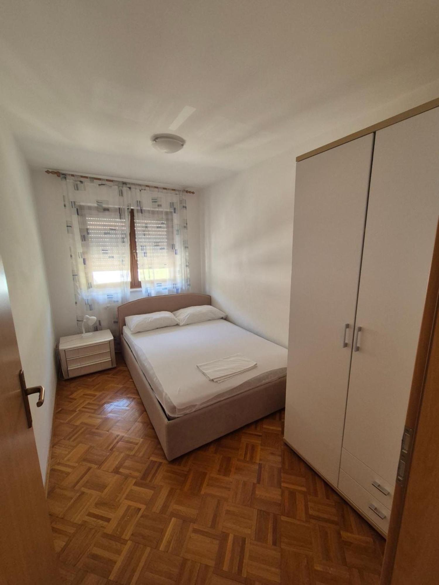 Apartments And Rooms Mamic Dugi Rat Ngoại thất bức ảnh