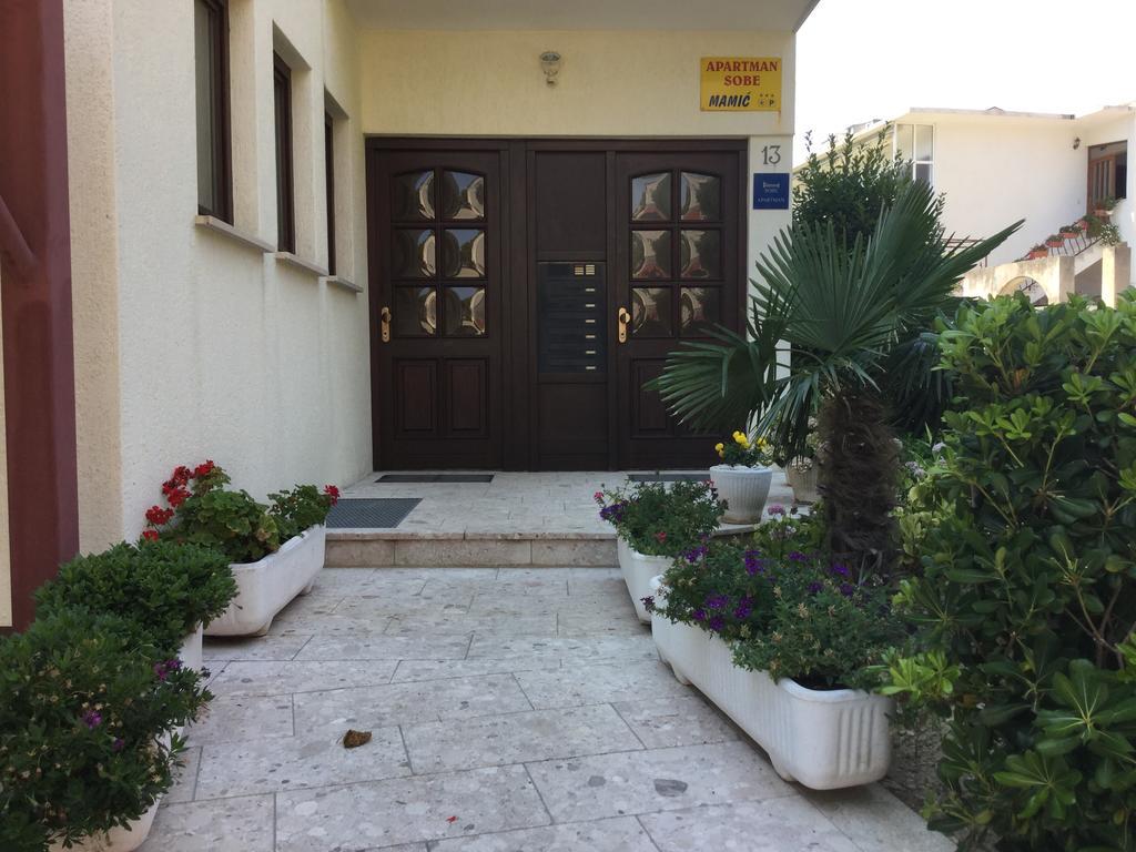 Apartments And Rooms Mamic Dugi Rat Ngoại thất bức ảnh