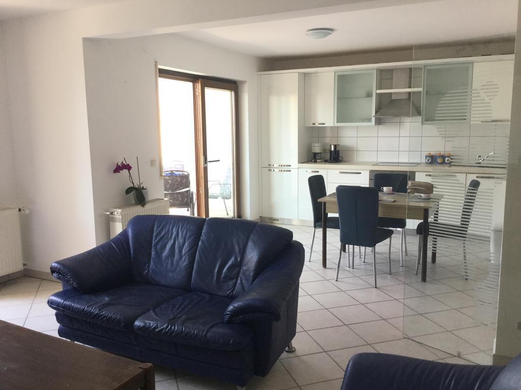 Apartments And Rooms Mamic Dugi Rat Ngoại thất bức ảnh